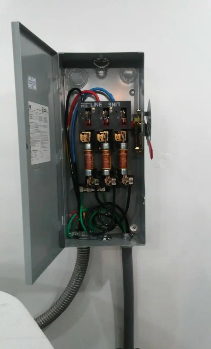 Three-phase disconnect switch installed for Smoke Detector Installation in Biloxi